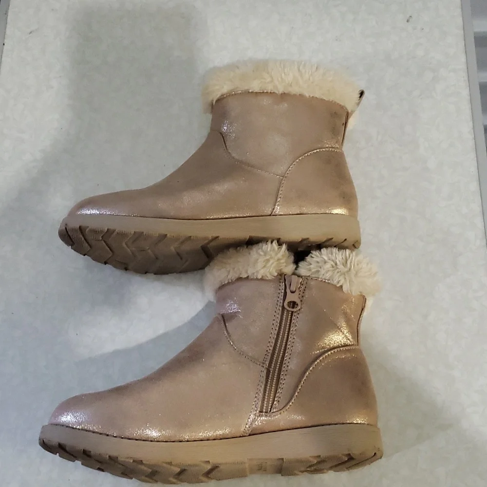 Cat and Jack fur‎ lined boots size 3
